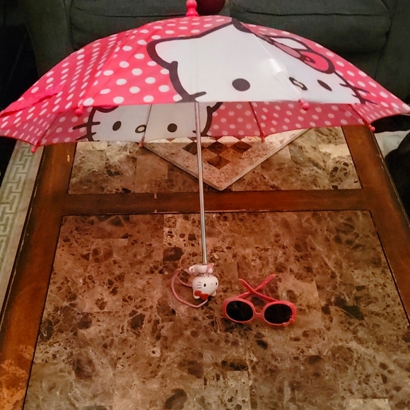 Hello Kitty Umbrella and Sunnies 🕶 - Picture 4 of 15